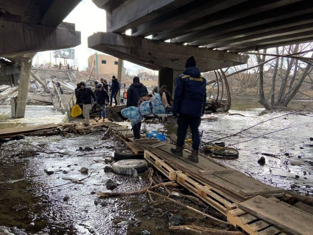 Фото 3 до: Майор ДСНС Віталій Фареник: Той український прапор залишиться в очах на все життя