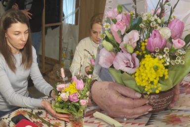 Фото до: На Закарпатті влаштували квіткову терапію для для матерів та дружин бійців