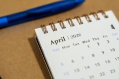 вихідні у квітні 2026