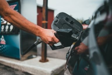 акму перевірить ціни на бензин на ознаки штучного завищення