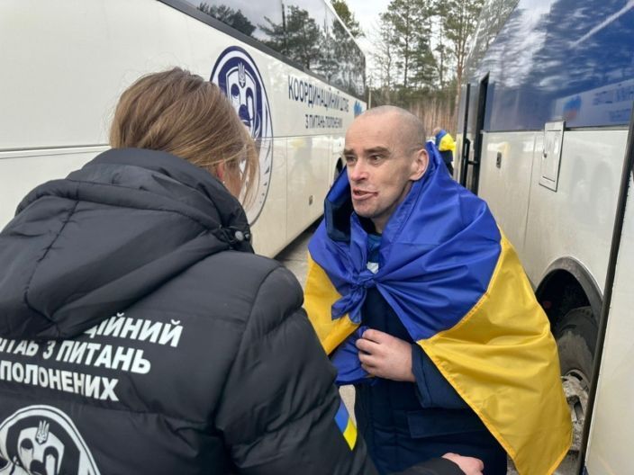 Фото 13 до: Обмін полоненими між Україною та РФ: фото