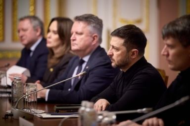 в україни є свої карти