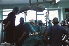 95 летней женщине сделали операцию