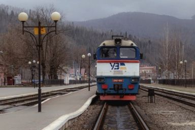 в поезде мать родила ребенка