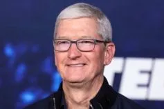 Тім Кук йде з посади гендиректора Apple