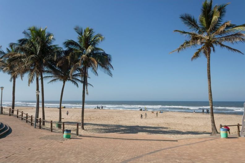 куда поехать на море в мае