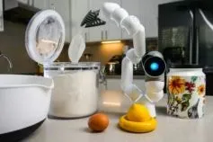 Работы учатся готовить