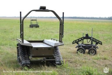 Як військові вивезли жінку з пекла Луганщини на роботі