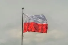 CUKR карта: как украинцам в Польше конвертировать временную защиту в вид на жительство