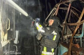 Взрывы в Киеве сегодня и в Киевской области: обломки дронов упали на жилое здание