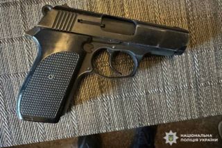 жінка влаштувала стрілянину в києві