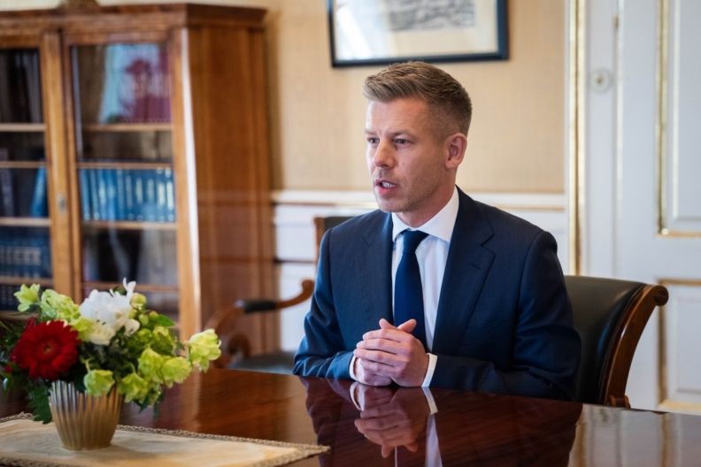 В офісі Петера Мадяра знайшли мішки з подрібненими документами