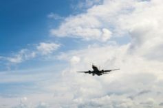 Пасажири вже летіли до Майорки, коли на борту помітили слово Bomb