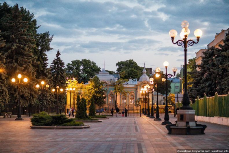 Маріїнський парк