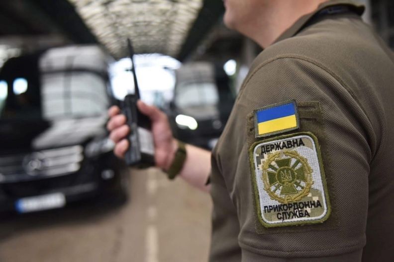 Почему очереди на границе с Польшей растут