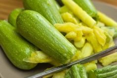 чи можна їсти кабачки сирими
