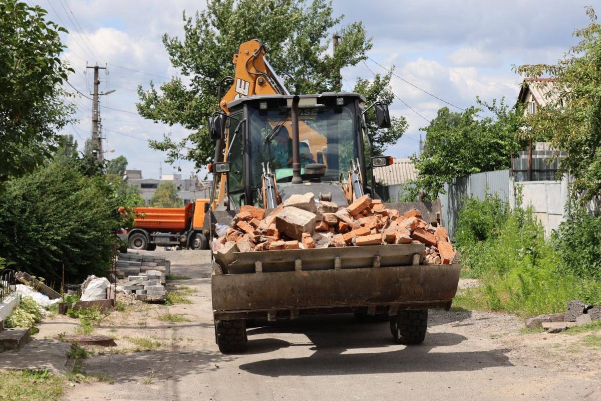 Фото 2 до: Пошкоджено понад 250 приватних будинків