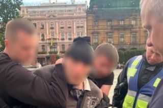 Чоловік із ножем намагався прорватися до сцени на мітингу у Львові