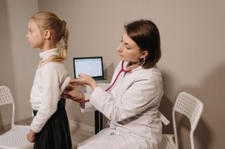 Медичний огляд до 1 вересня: які лікарі потрібні