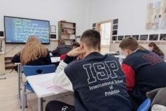 Коли дитина вперше переступає поріг школи, вона отримує не лише нові знання, а й повну свободу дій