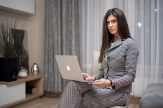 Втрата оплачуваної роботи через війну: хто має право на компенсацію