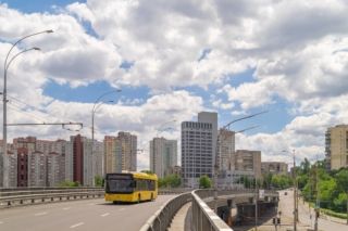 Тривалі повітряні тривоги: як можуть змінити роботу транспорту