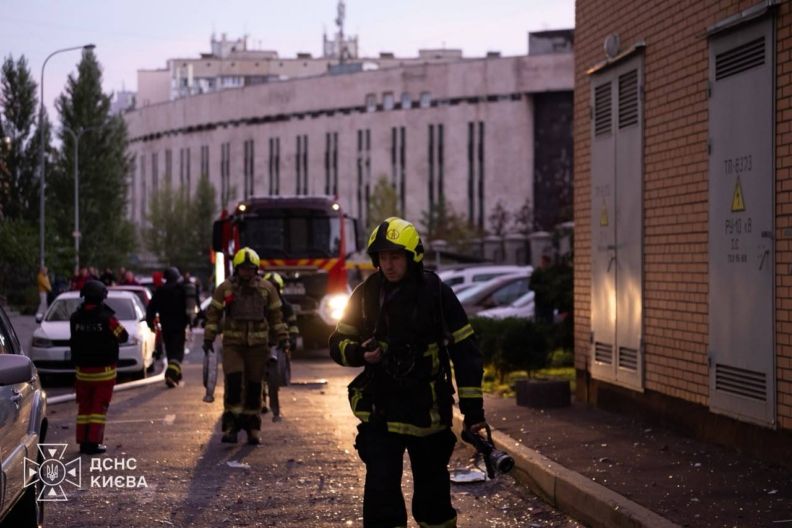 Атака на Украину 2 октября: в Киеве погиб человек, повреждена многоэтажка