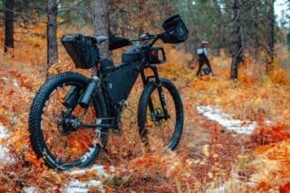Фото до: Електромопед та електровелосипед восени: як їздити мокрою дорогою